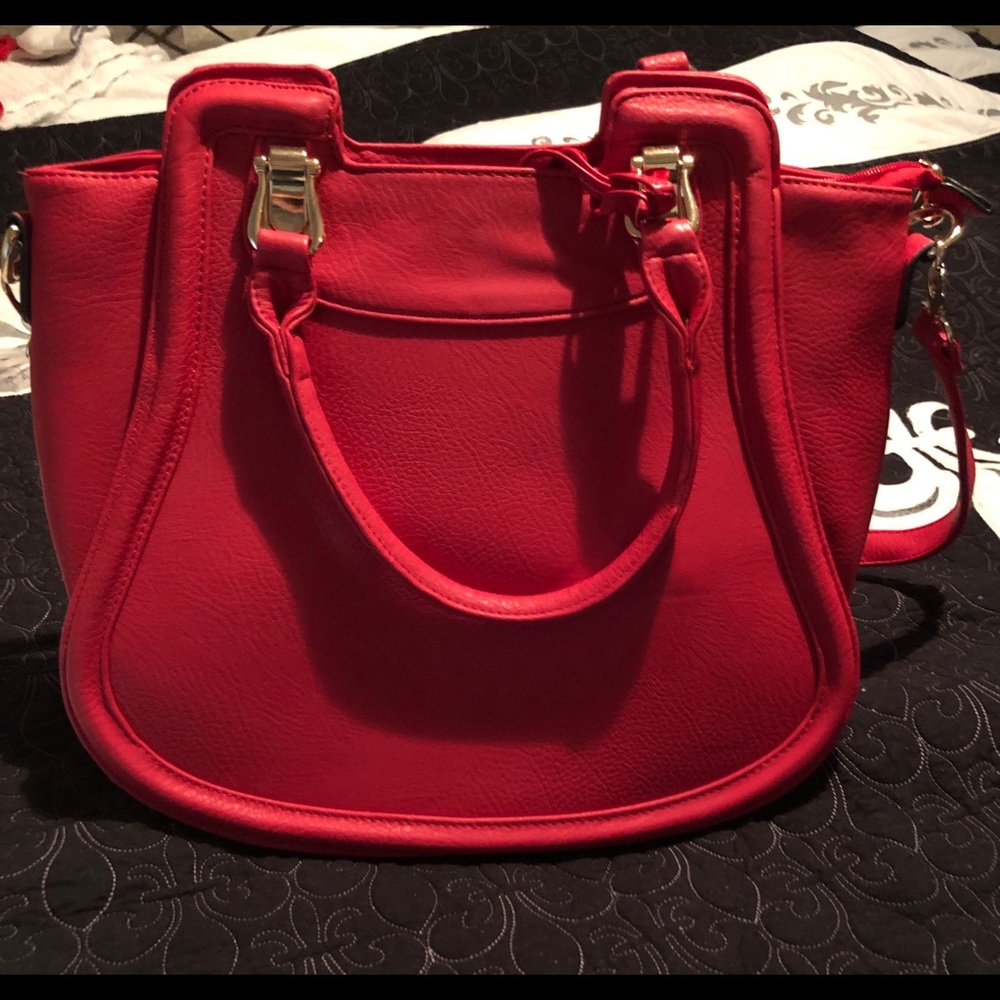 👜 Gorgeous red women's purse